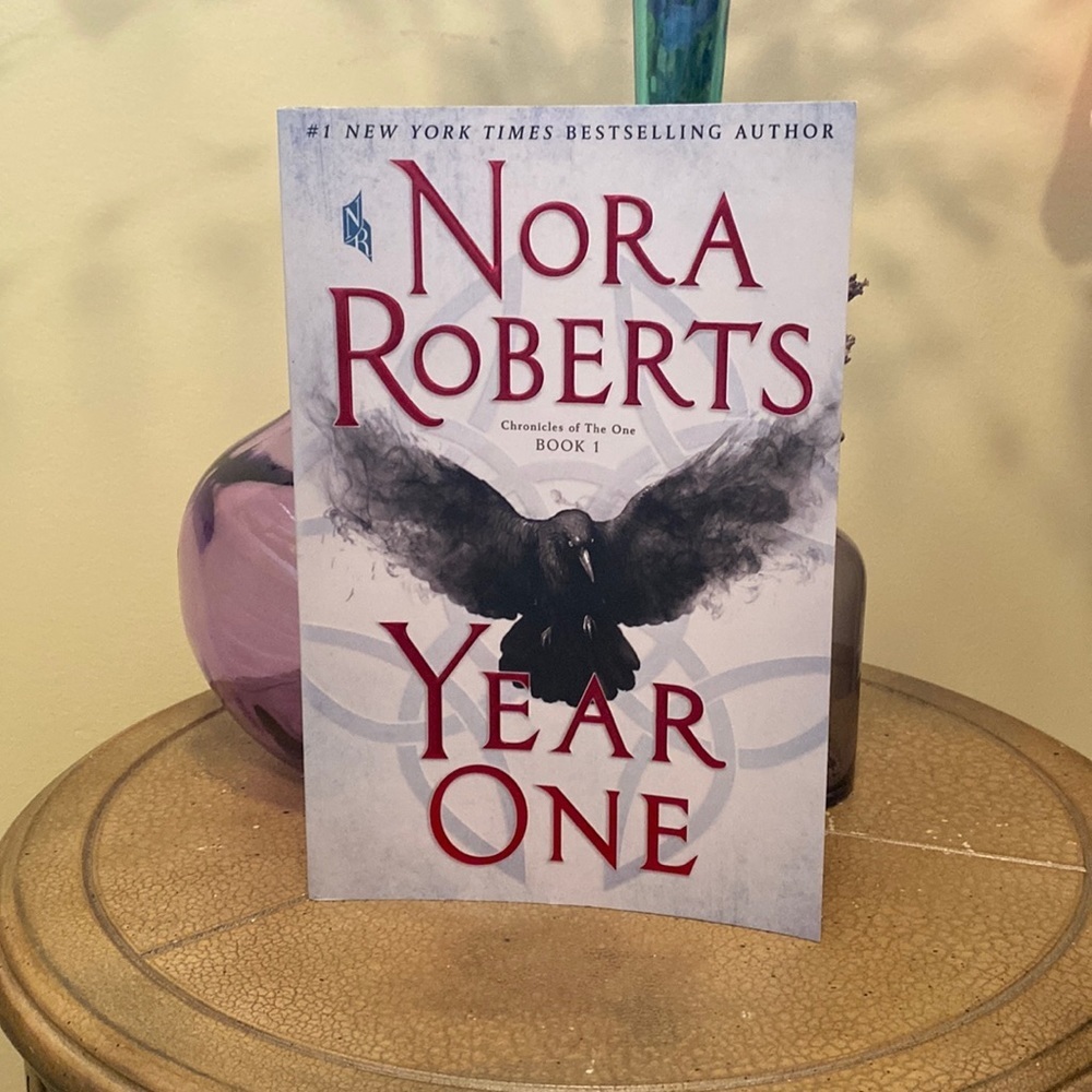 Nora Roberts Novel - Chronicles of The One​​